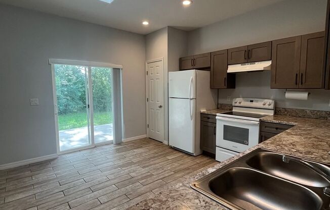 Spacious 3 Bedroom, 2 Bath Duplex – Newer Construction!