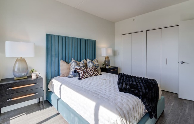 Oversized bedrooms with walk-in closest