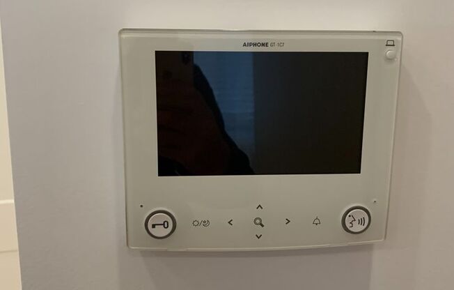 Studio, 1 bath, $1,550, Unit 16-8