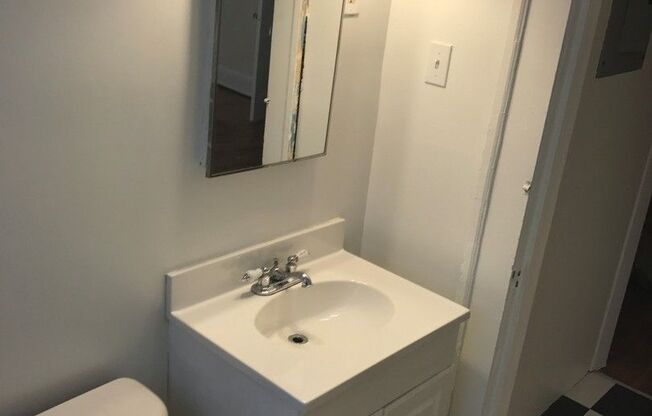 Charming Apartments in the Heart of Virginia Highland!