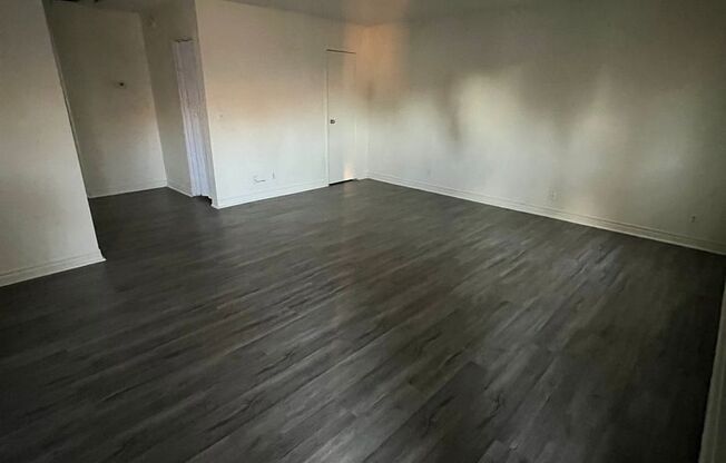 2 beds, 1 bath, $1,250, Unit D