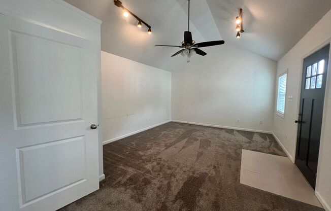 Cozy 2 BR/1 BA Cottage Home in Gambrills!