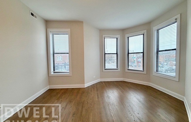 3409 W Fullerton Ave