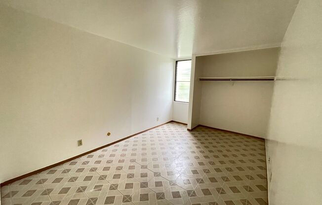 2 beds, 1 bath, $1,595