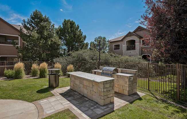 BBQ grills with picnic areas - Grand Centennial Apartments