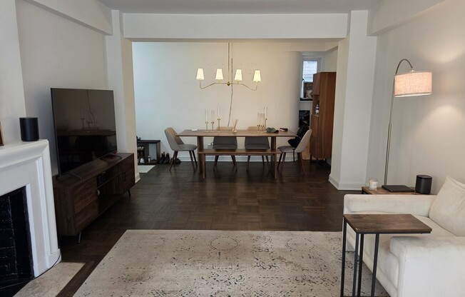 2 beds, 2 baths, 1,160 sqft, $7,950, Unit 8H