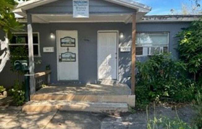 2 beds, 1 bath, 800 sqft, $1,600