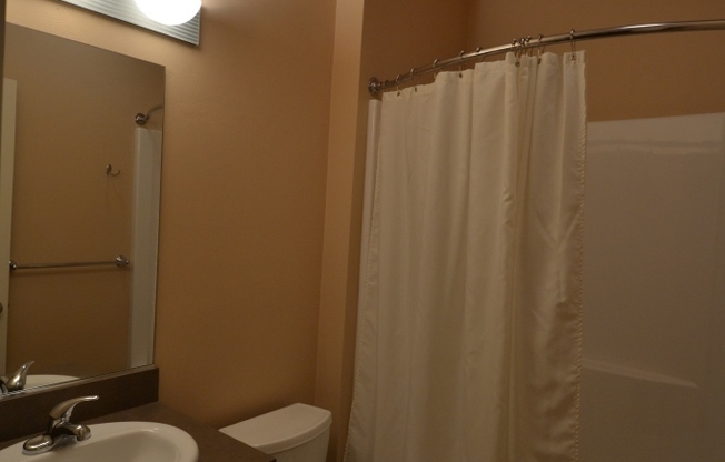 2 beds, 2.5 baths, 1,285 sqft, $1,600, Unit 02