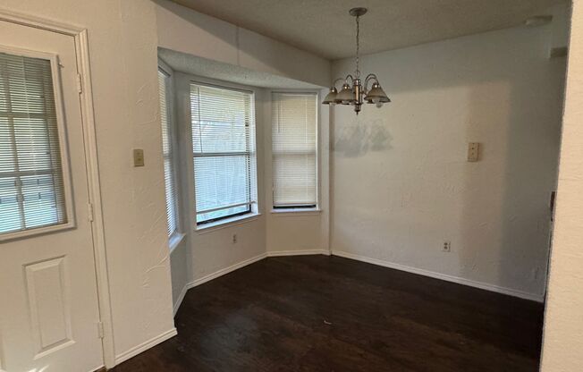 3 beds, 2 baths, $2,095