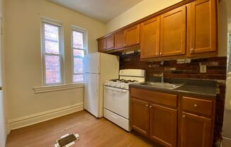 3 beds, 1 bath, $1,965, Unit 332202