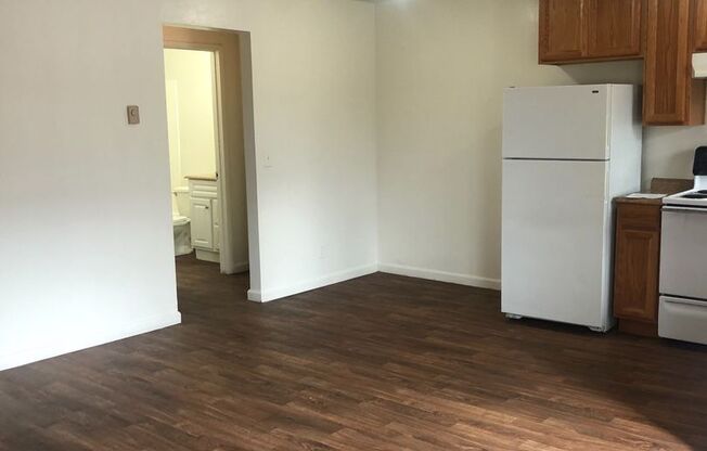 1 bed, 1 bath, 550 sqft, $1,431, Unit 12