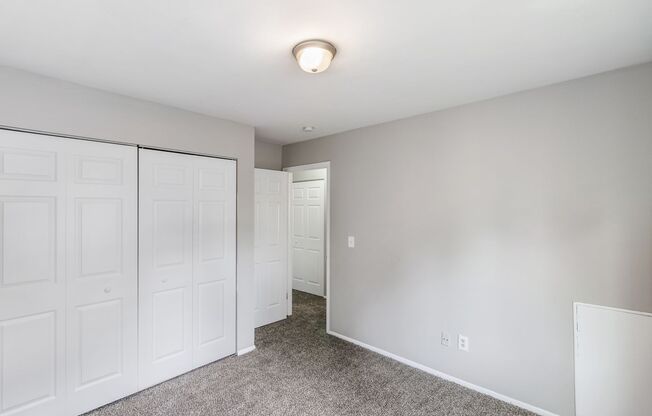 2 beds, 1 bath, 938 sqft, $1,400, Unit 21880 Coolidge - 203