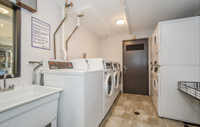 Studio, 1 bath, 352 sqft, $1,650, Unit 2B