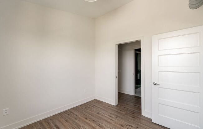 2 beds, 1 bath, $1,800, Unit 1050 N 4th St. Apt. 421