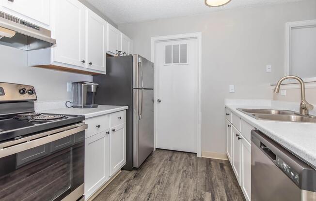 1 bed, 1 bath, 714 sqft, $1,566