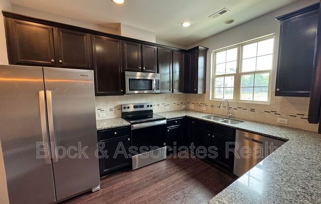 748 WICKHAM RDG RD