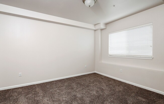 3 beds, 2 baths, 1,402 sqft, $2,275, Unit 140-102