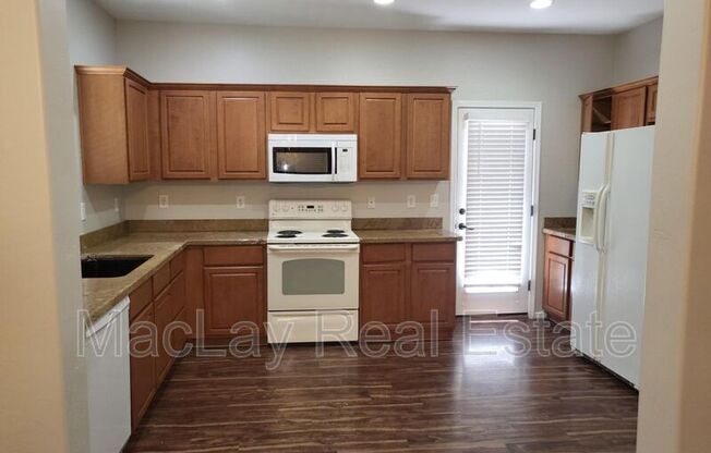 3869 E SANTA FE LN