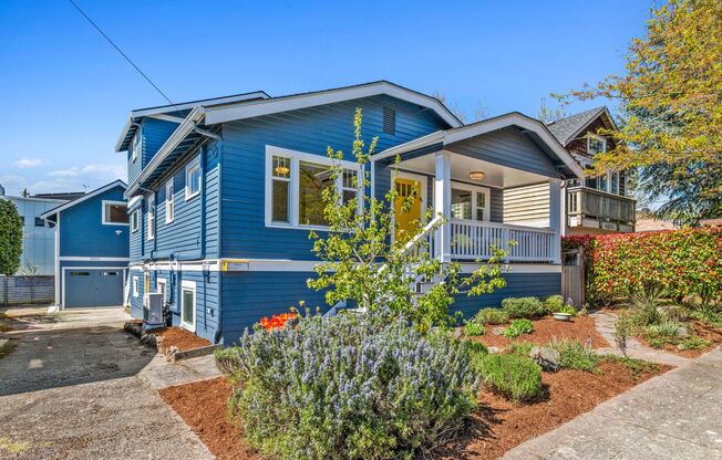 5bd/2.75ba Seattle Home