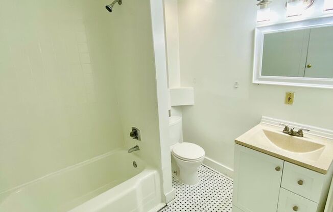 1 bed, 1 bath, 613 sqft, $1,545, Unit 934-14