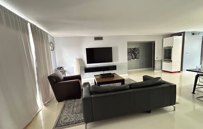 Stunning updated 2 Bedroom, 2 Bathroom, 2 car garage in heart of downtown Scottsdale