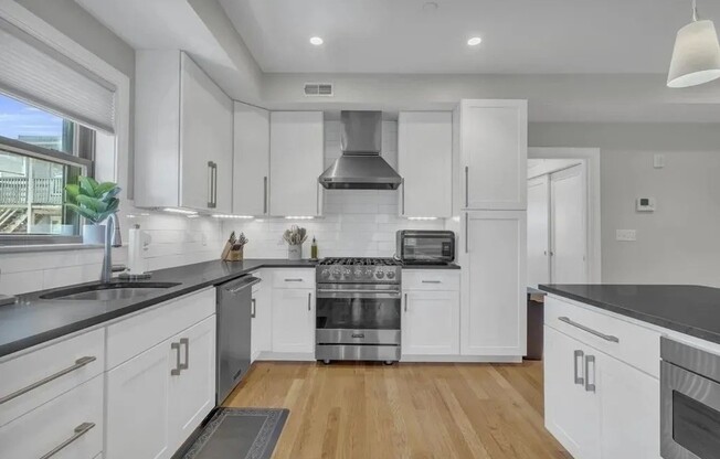 24 RAWSON ST