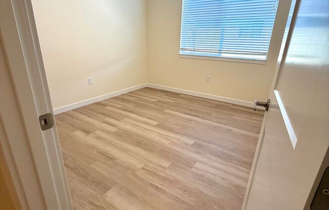 2 beds, 1 bath, 1,005 sqft, $1,875, Unit F204