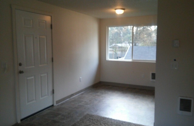 2 beds, 1 bath, 850 sqft, $1,295, Unit 6