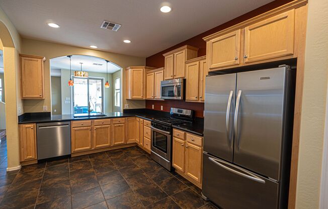 3 bed/3 bath home on GOLF COURSE LOT ! * 1ST MONTH'S RENT FREE**