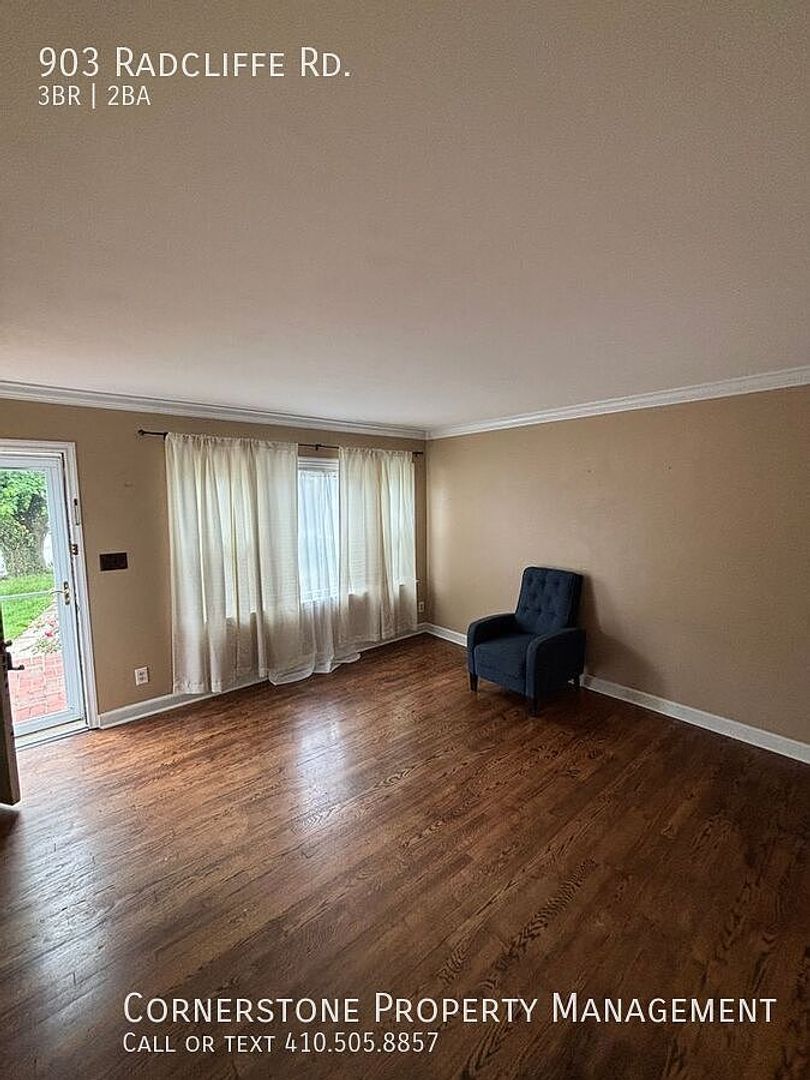 903 Radcliffe Rd