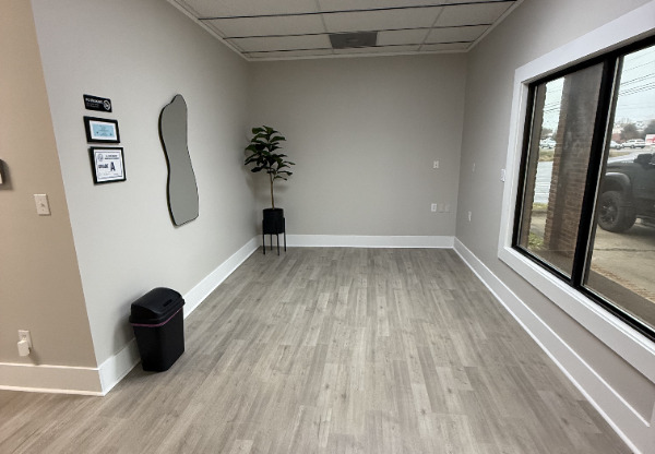 2530 W Roosevelt Boulevard