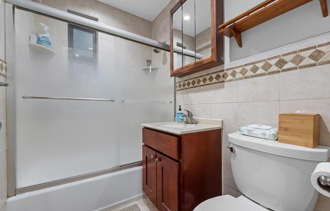 2 beds, 1 bath, $2,750, Unit 1-A