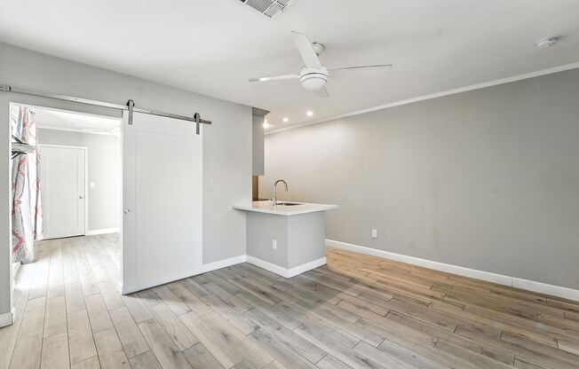 Heart of Phoenix Living – Modern 1BR with Amenities