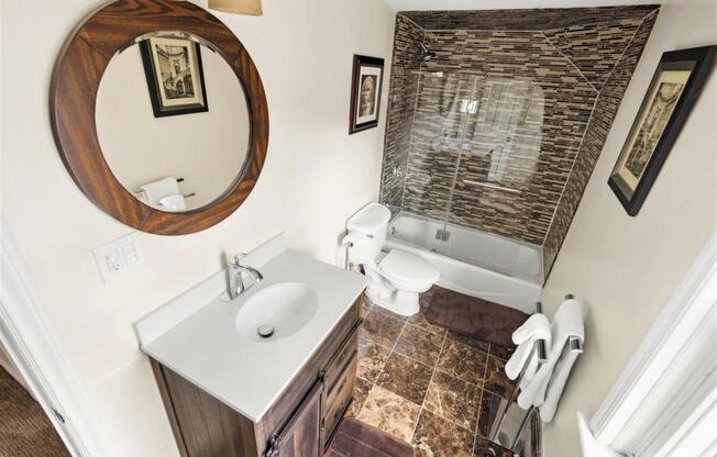 2 beds, 1 bath, 1,200 sqft, $5,750