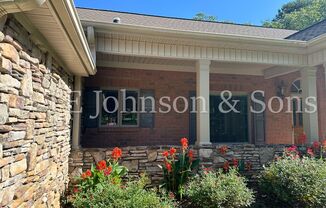 3 beds, 2.5 baths, $2,250