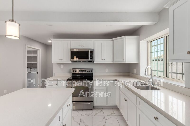 2524 W CAMPBELL AVE