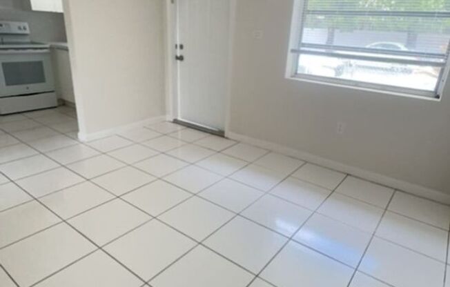 10 SW 30TH CT