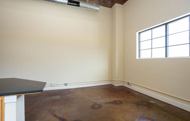 1 bed, 1 bath, 700 sqft, $1,400, Unit 204