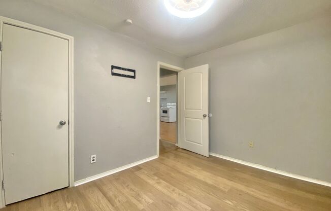 2 beds, 1 bath, $850