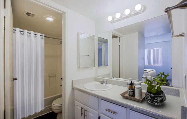 2 beds, 2 baths, 900 sqft, $1,250, Unit 123