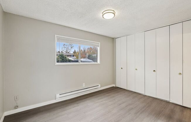 2 beds, 1 bath, 987 sqft, $1,499, Unit 06