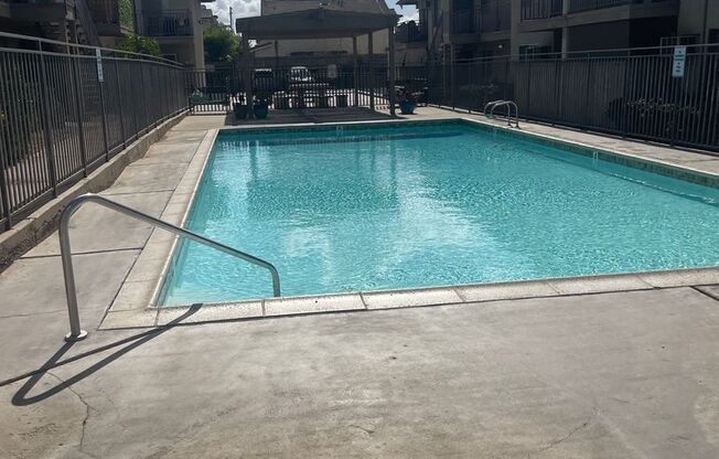 2 beds, 1 bath, $2,150, Unit 19