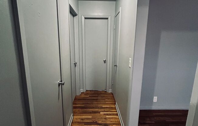 2 beds, 1 bath, $825, Unit 7023