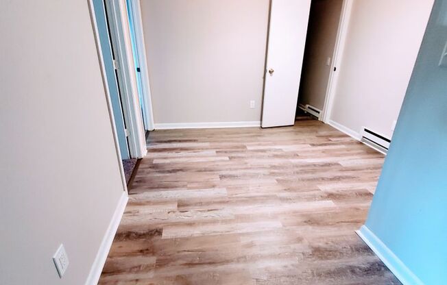 2 beds, 1 bath, 841 sqft, $1,600, Unit 7-4A