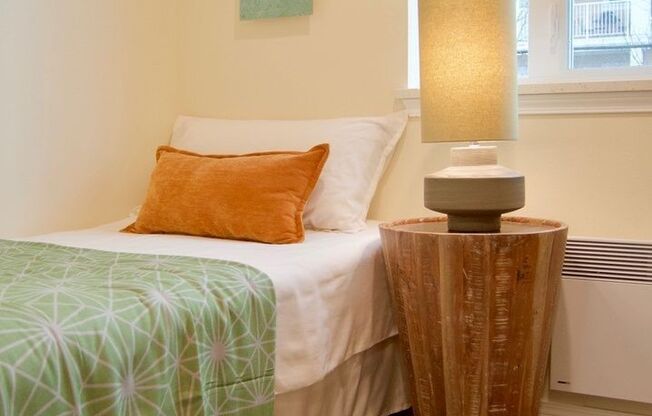 Studio, 1 bath, 200 sqft, $800, Unit A-04