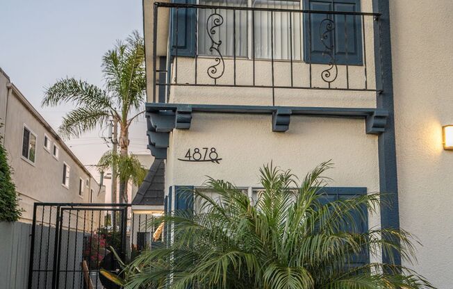 4878 Saratoga Ave