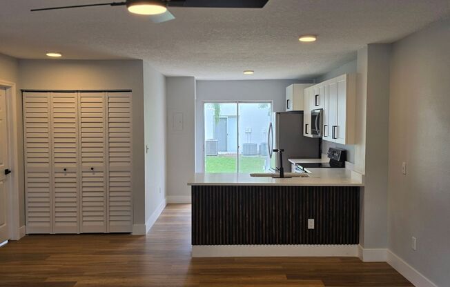 2 beds, 2 baths, $1,500, Unit Unit B105