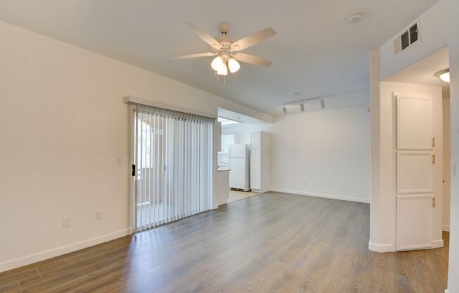 2 beds, 2 baths, $1,550, Unit 1122