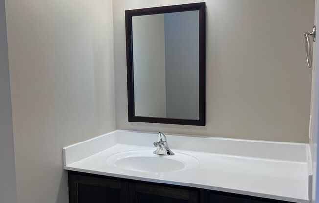 3 beds, 2 baths, 1,471 sqft, $2,900, Unit 208