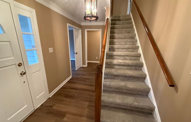 4 beds, 2.5 baths, $2,200, Unit 119 Rolling Oaks Dr